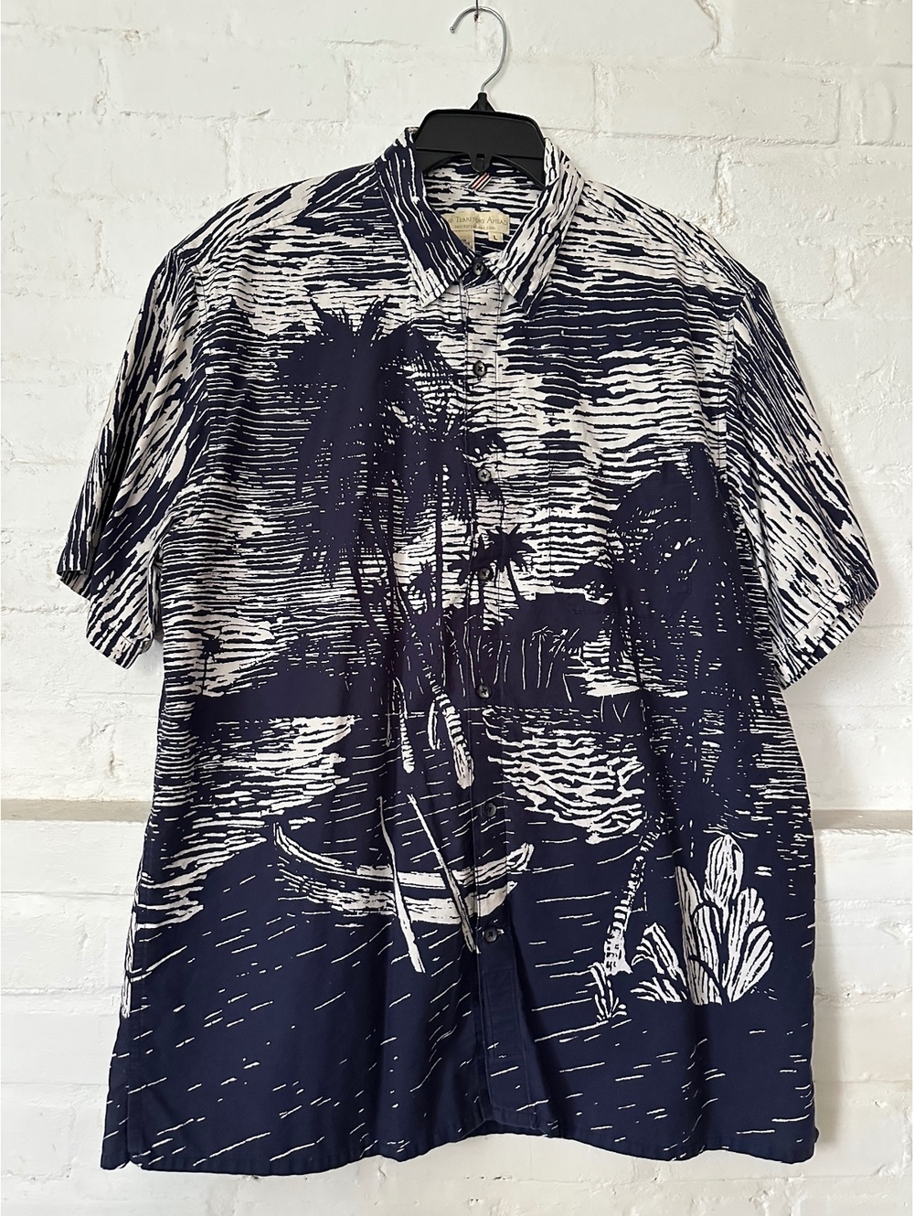The Territory Ahead Navy Tropical Scenic Print Short Sleeve Button Front Shirt L